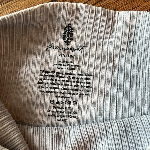 Free People Good Karma Iced Gray NWOT Leggings - Picture 7 of 7